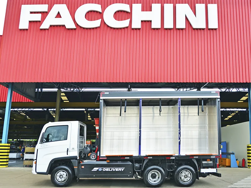 Facchini S A Carroceria Para Transporte De Bebidas Alum Nio